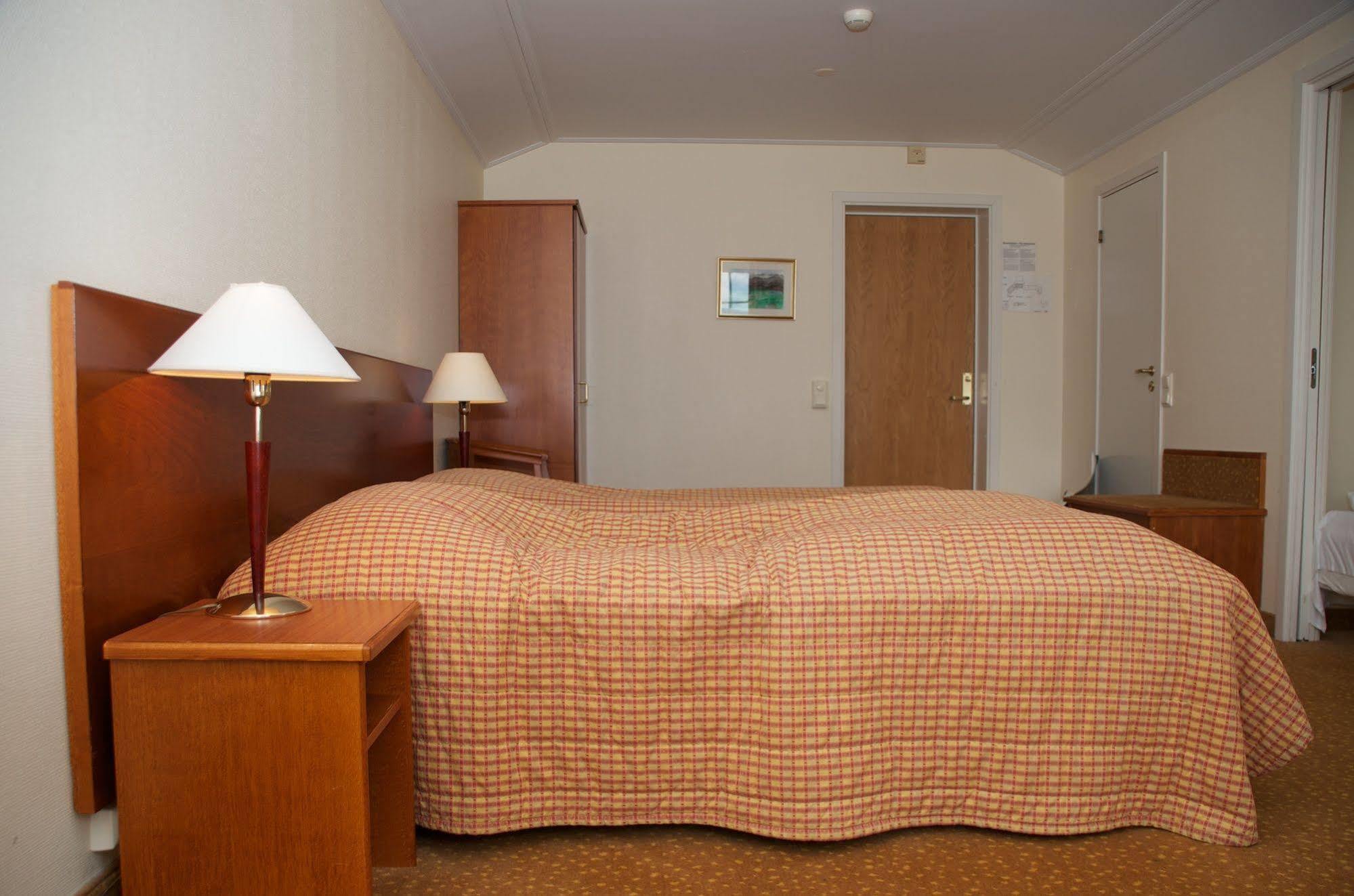 Klaekken Hotel Хёнефосс Экстерьер фото